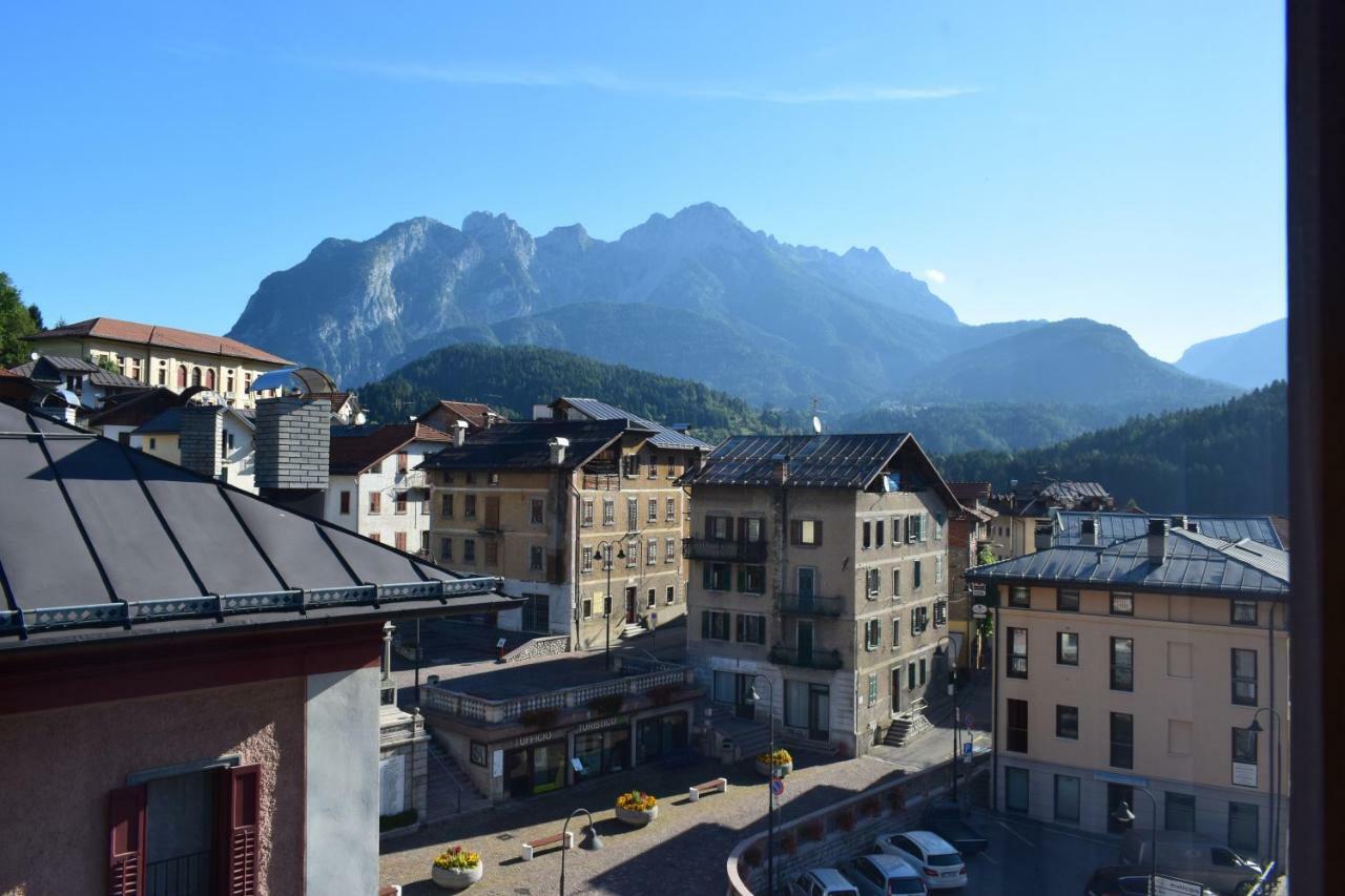 Lozzo Di Cadore - Dolomiti - Piazza IV Novembre Lozzo Cadore Exterior foto